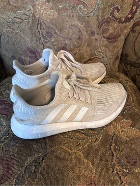 Adidas Swift Run Pink & Beige